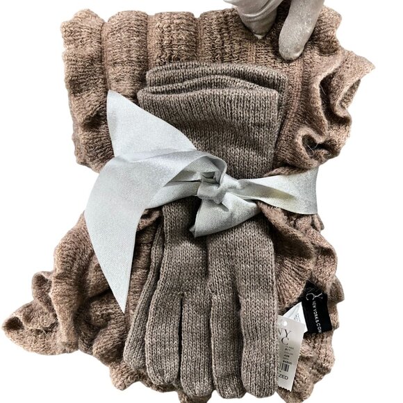 NWT New York & Company Winter Scarf / Gloves Gift Set. Knit Ruffle Light Brown - Picture 1 of 5